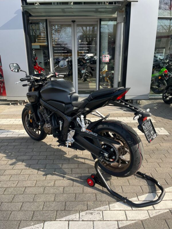 HONDA CB650R E-Clutch  2026